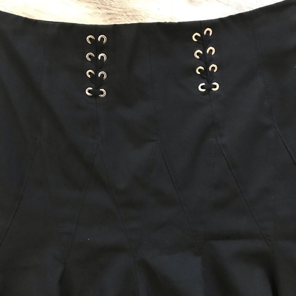 Karen Millen Size 6 Black Skirt w/silver details EUC - Picture 2 of 7